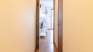 Twin Room | Desk, free WiFi