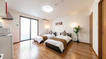 Twin Room | Desk, free WiFi