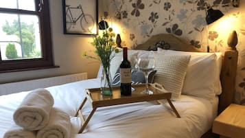 1 bedroom, in-room safe, desk, iron/ironing board