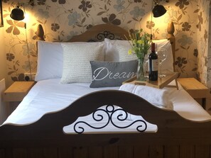 Holiday Home | 1 bedroom, in-room safe, desk, iron/ironing board