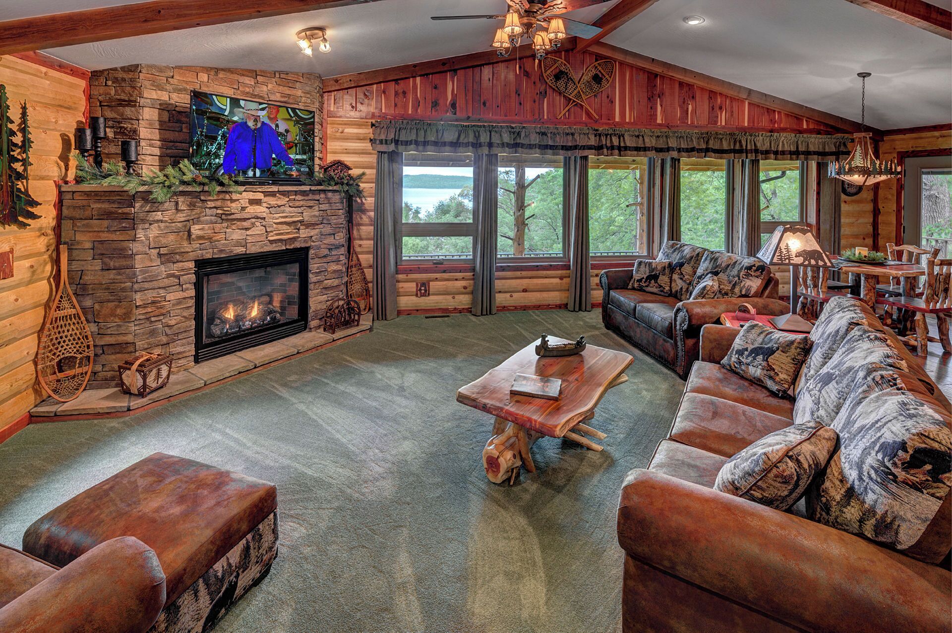 Smart TV, fireplace, DVD player