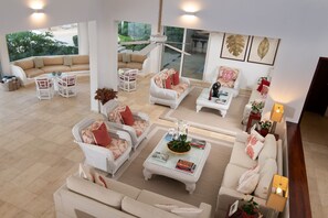 Interior - Punta Aguila Spectacular 4 Bdr / 6 Bath Free Golf Cart  Chef and Waiter Included (La Romana)