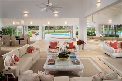 Punta Aguila Spectacular 4 Bdr / 6 Bath Free Golf Cart Chef and Waiter Included