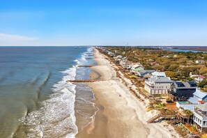 On the beach - Pet friendly, Luxury Oceanfront home on Folly Beach (Folly Beach)