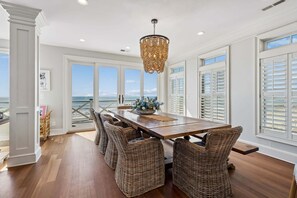 Dining - Pet friendly, Luxury Oceanfront home on Folly Beach (Folly Beach)