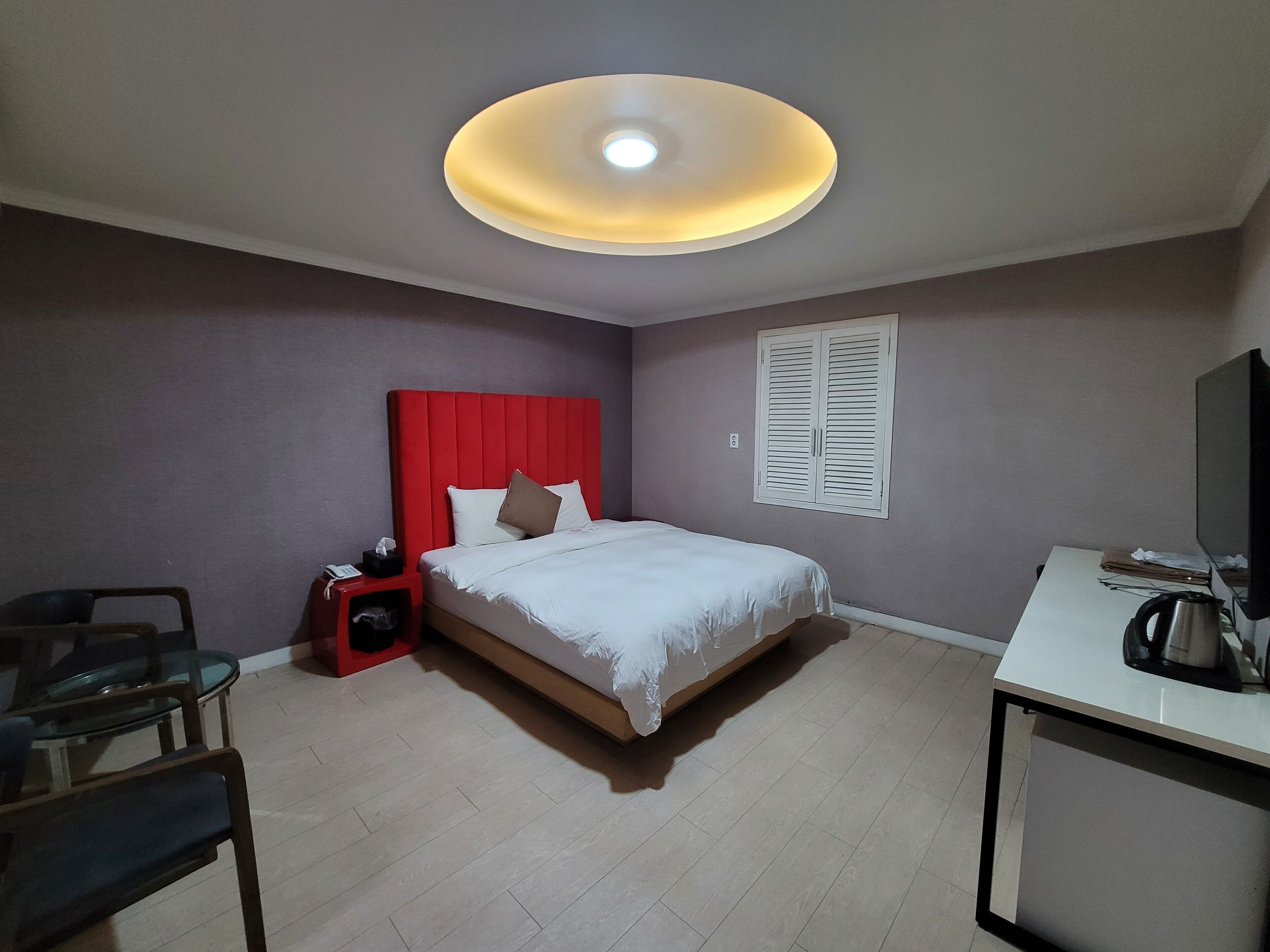 standard room | desk, laptop workspace, free wifi