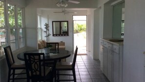 Dining - Tropical to go! Apt. 1 (Fajardo)
