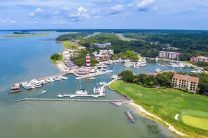 Marina - 3 Bedroom/2.5 Bathroom Home Near Front Gate of Sea Pines - Pool/Spa -Sleeps 8 (Hilton Head Island)