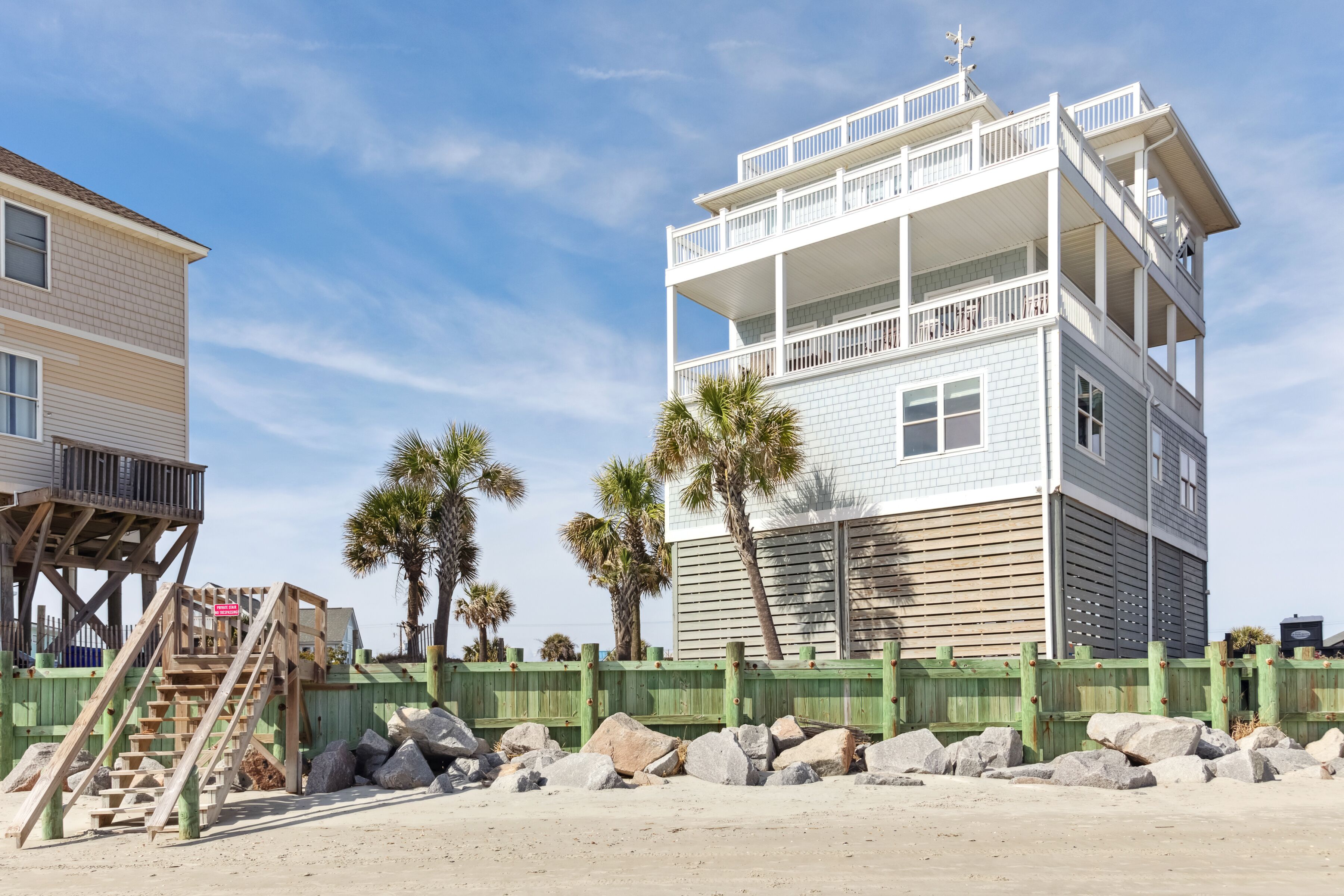 Ocean Front With Beautiful Panoramic Views!