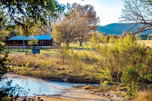 Property grounds - Panoramic Country Views ~ Wildlife, Butterflies & Birds ~ Star-gazing ~ Hiking (Leakey)