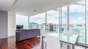 Unclassified image, 5 of 23, button - Vibrant Viaduct Harbour (Auckland)