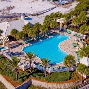 Piscine couverte, piscine extérieure