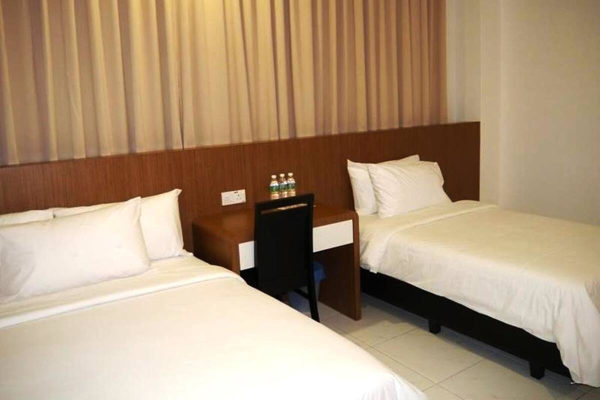 Suite Deluks | Meja kerja, kedap suara, setrika/meja setrika, dan Wi-Fi gratis