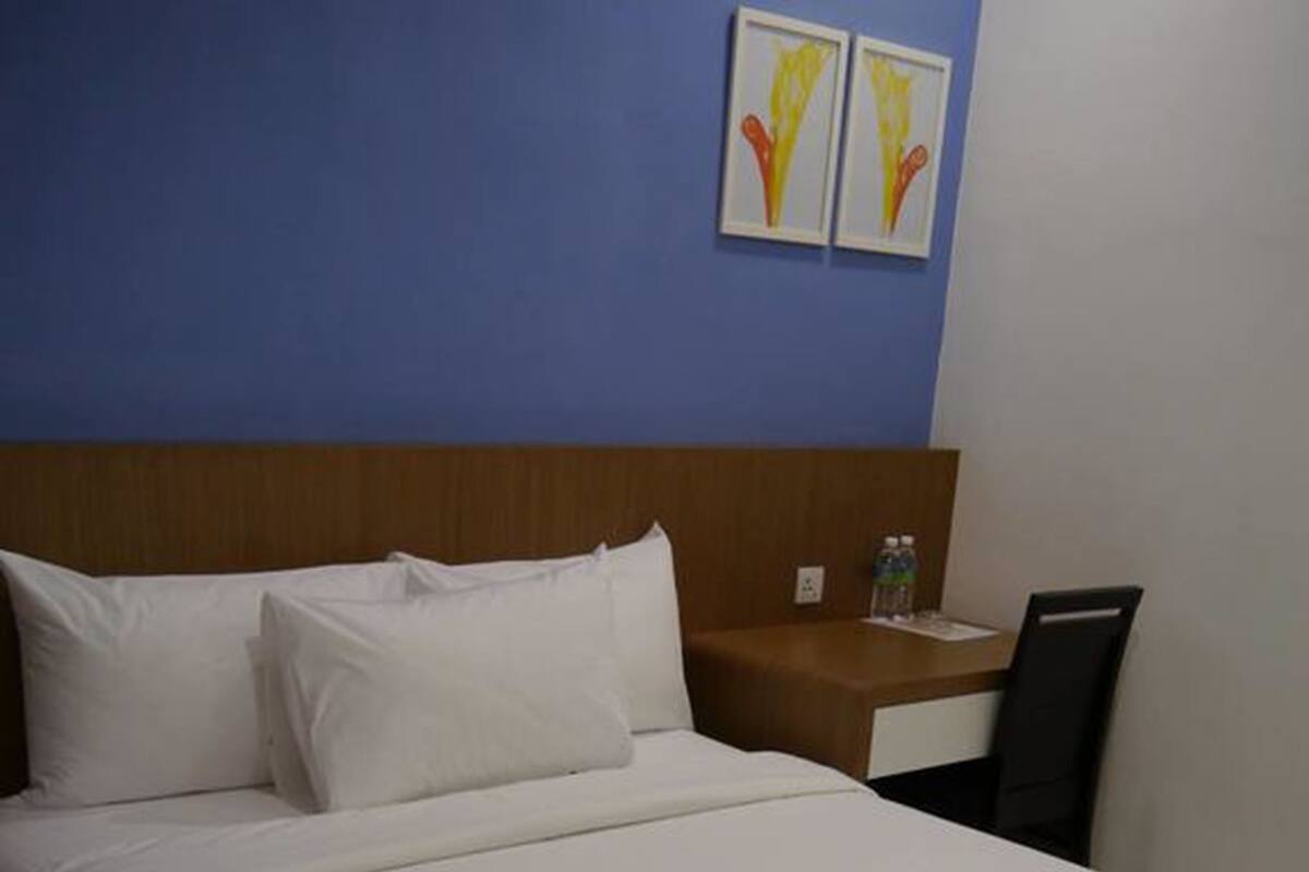 Kamar Deluks | Meja kerja, kedap suara, setrika/meja setrika, dan Wi-Fi gratis