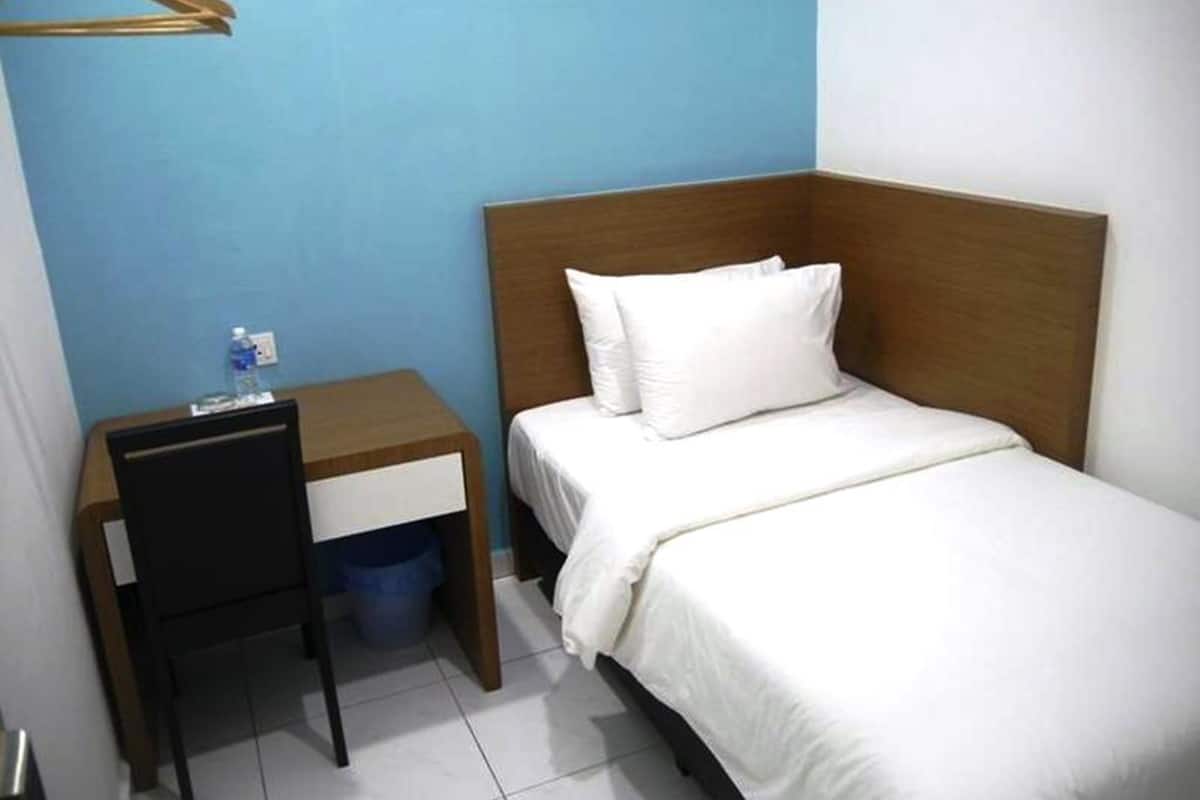 Habitación estándar | Escritorio, insonorización, tabla de planchar con plancha y wifi gratis