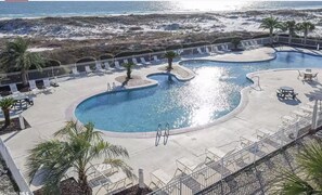 Piscine couverte, piscine extérieure