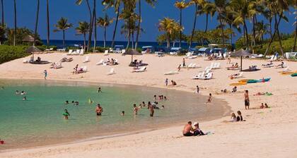 Excepcional villa de lujo de 3 dormitorios / 3BA junto a la piscina ~ Pasos a la playa ~ ¡GOTA DE PRECIOS!