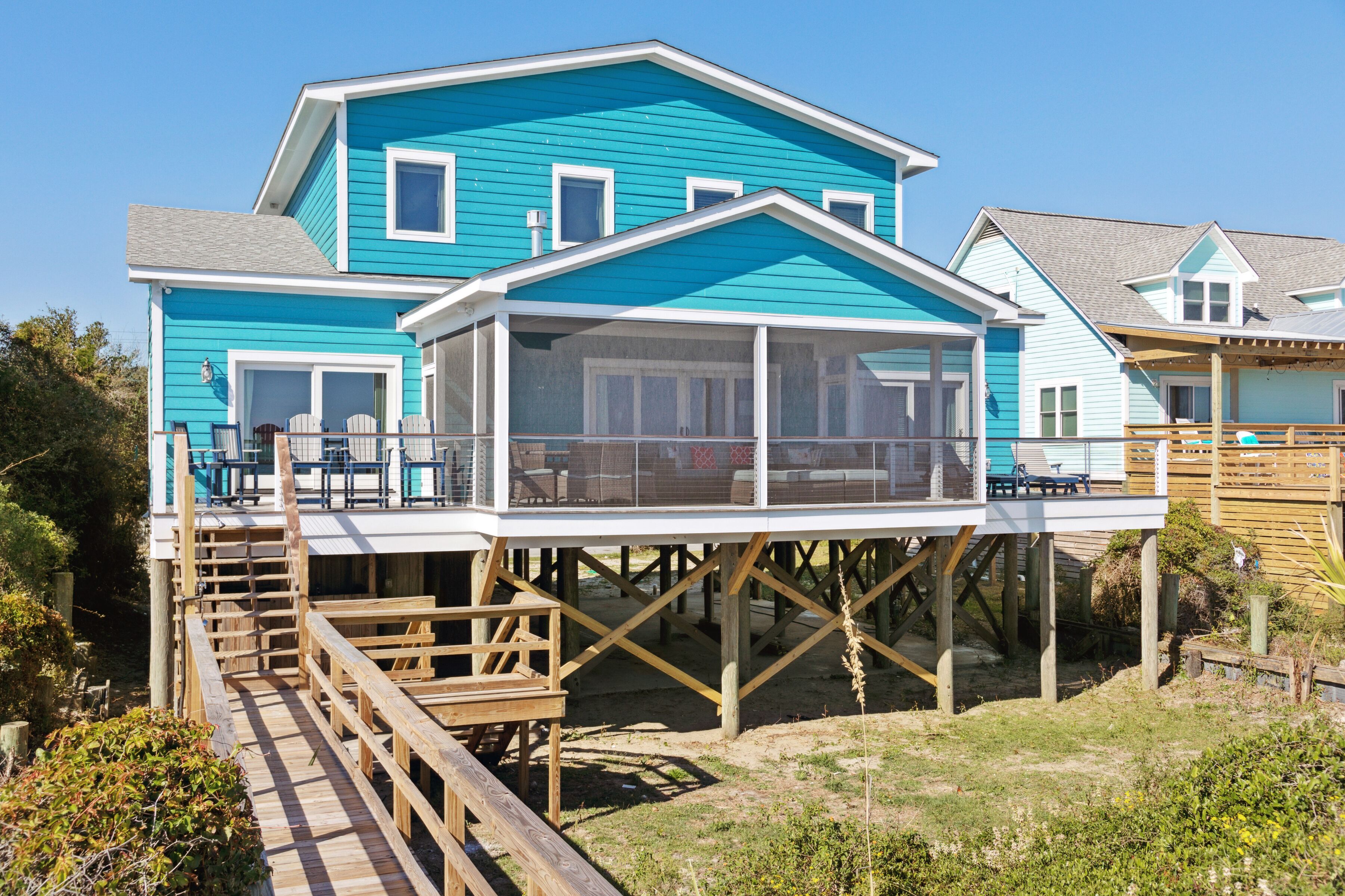 Oceanfront Pet Friendly! Screen Porch with Dining Area
