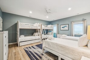 5 室のベッドルーム、アイロン / アイロン台、WiFi、ベッドシーツ