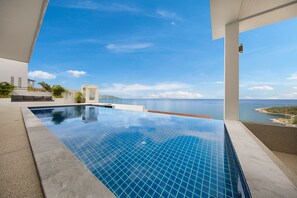 Luxury Villa, 5 Bedrooms, Sea View | Terrace/patio