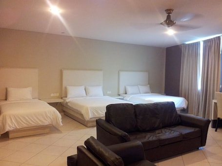 Super Family Suite Room. SR Inn