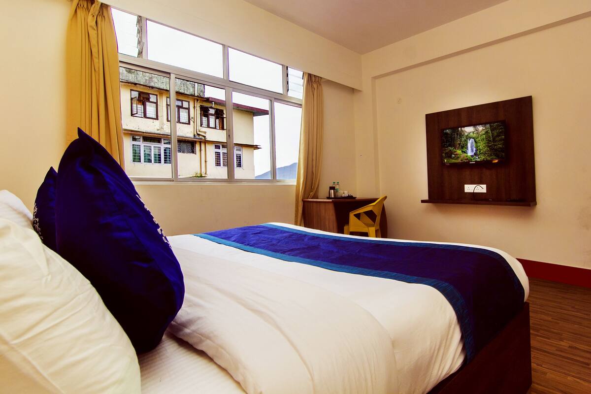 Premium bedding, rollaway beds, free WiFi