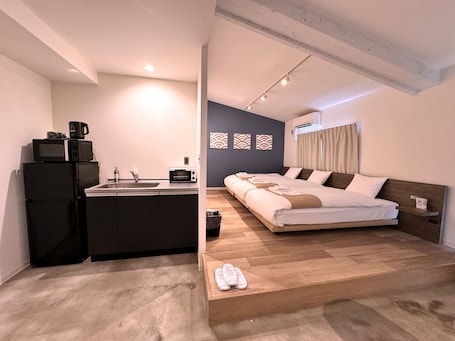 Standard Triple Room, 3 Twin Beds, Non Smoking, Refrigerator & Microwave | 1 bedroom, premium bedding, down comforters, in-room safe. Riverside Arashiyama