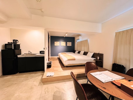 Standard Triple Room, 3 Twin Beds, Non Smoking, Refrigerator & Microwave | 1 bedroom, premium bedding, down comforters, in-room safe. Riverside Arashiyama