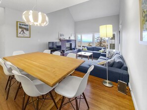 Condo, 3 Bedrooms | Dining - 41 Summit Condo Near Mountain Shuttle by RedAwning (Warren)