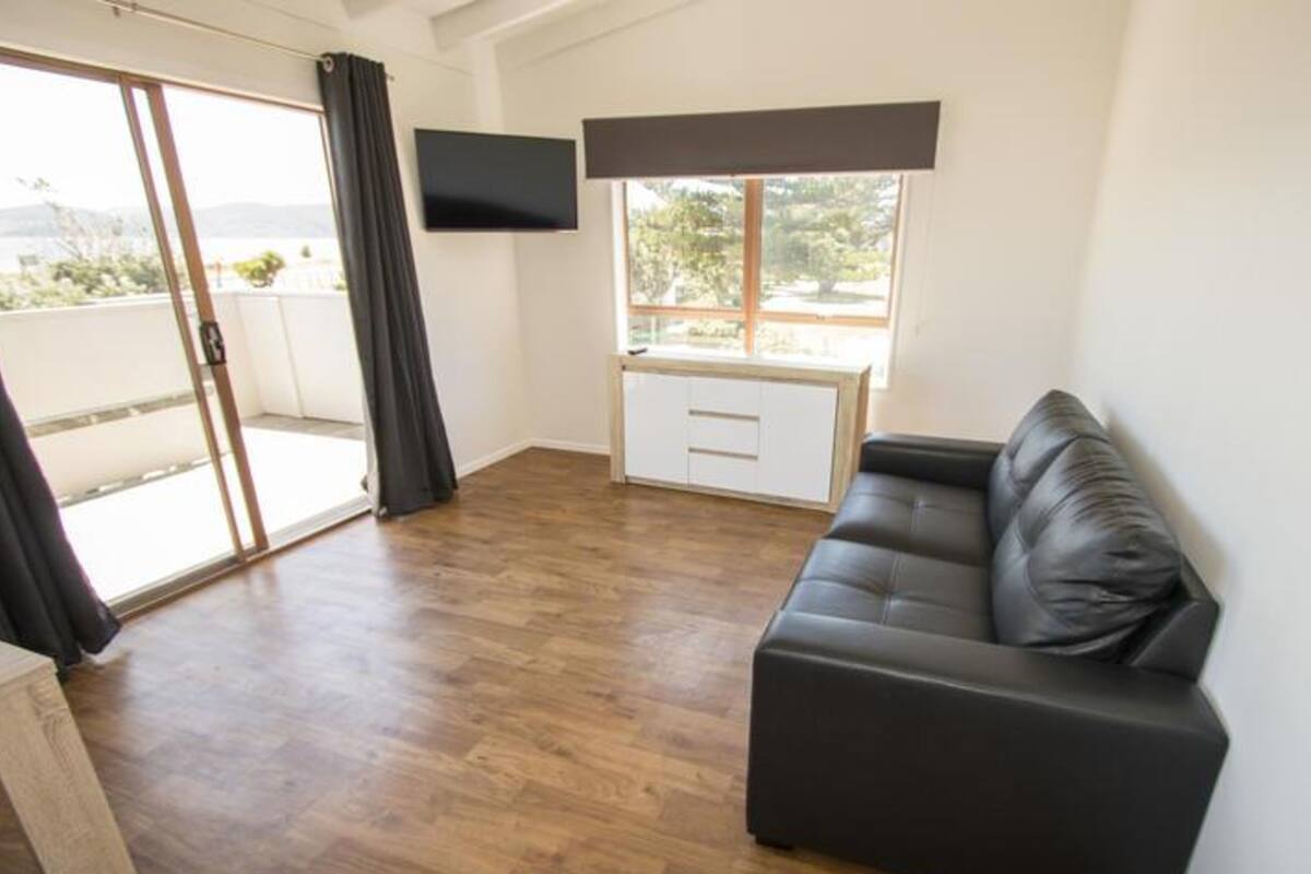 Seaview Motel - Two Bedroom | View from room