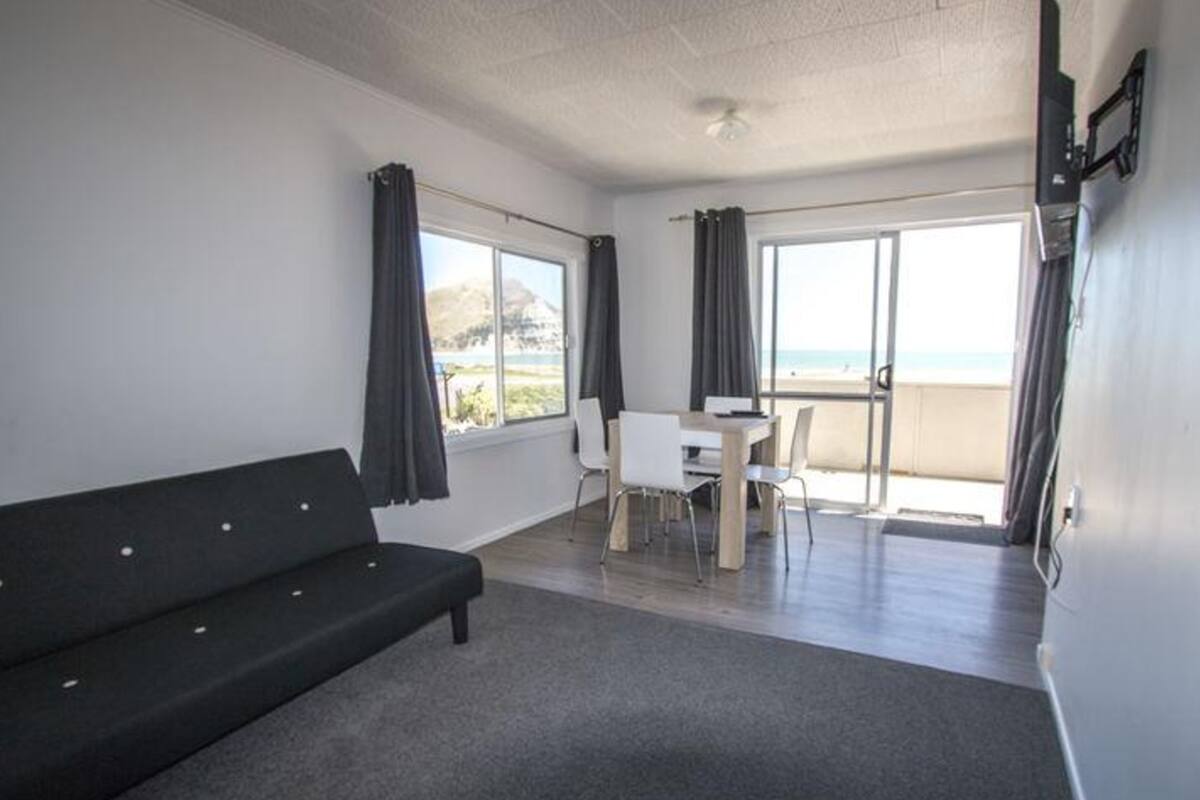 Seaview Motel - One Bedroom | View from room