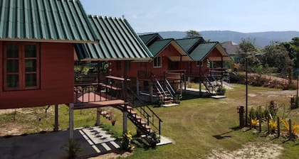 Thong Hug House Resort