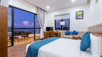 Habitació doble Deluxe, vistes al riu | 1 dormitori, roba de llit d'alta qualitat i minibar