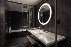 Deluxe Twin Room, 2 Double Beds, Non Smoking | Bathroom | Designer toiletries, hair dryer, slippers, bidet - HOTEL THE FLAG Shinsaibashi (Osaka)