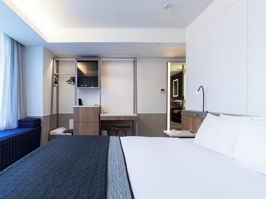 Deluxe Double Room, 1 Queen Bed, Non Smoking | 1 bedroom, premium bedding, down duvets, in-room safe
