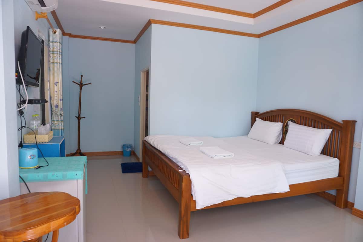 Standard Room | Desk, free WiFi