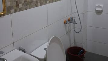 Room with 2 Queen Beds | Bathroom