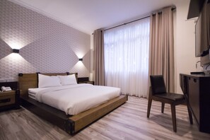 Standard Double | Desk, iron/ironing board, free cribs/infant beds, rollaway beds - Wifi Boutique Hotel (George Town)