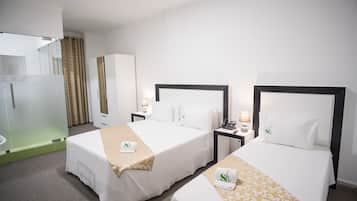 Familienzimmer | 1 Schlafzimmer, Minibar, Zimmersafe, Schreibtisch