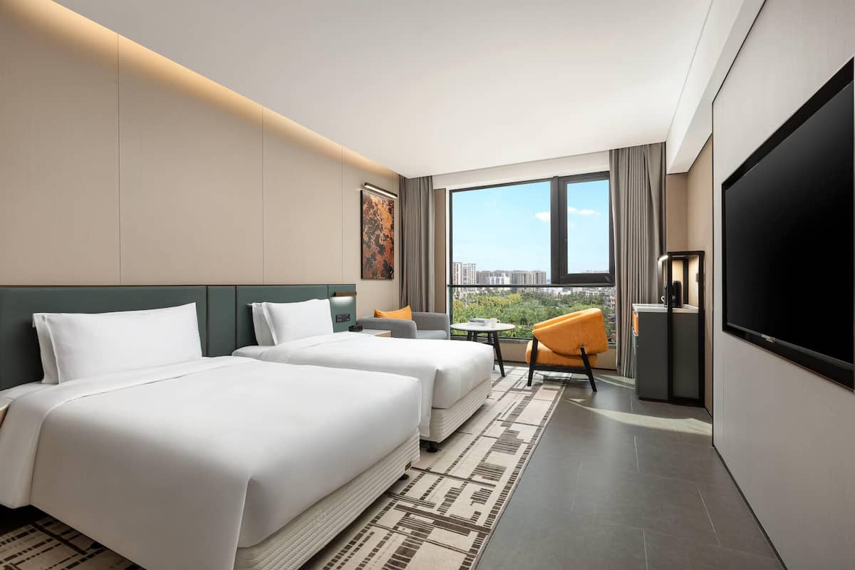 Business Room, 2 Single Beds, Non Smoking | In-room safe, desk, blackout curtains, soundproofing