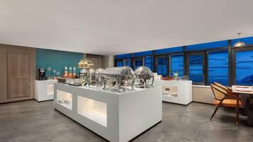 Breakfast, lunch, dinner served; international cuisine