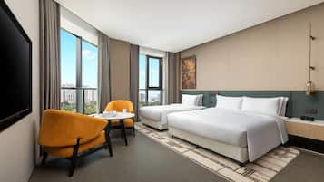 Deluxe Room, 1 King Bed, Non Smoking | In-room safe, desk, blackout drapes, soundproofing