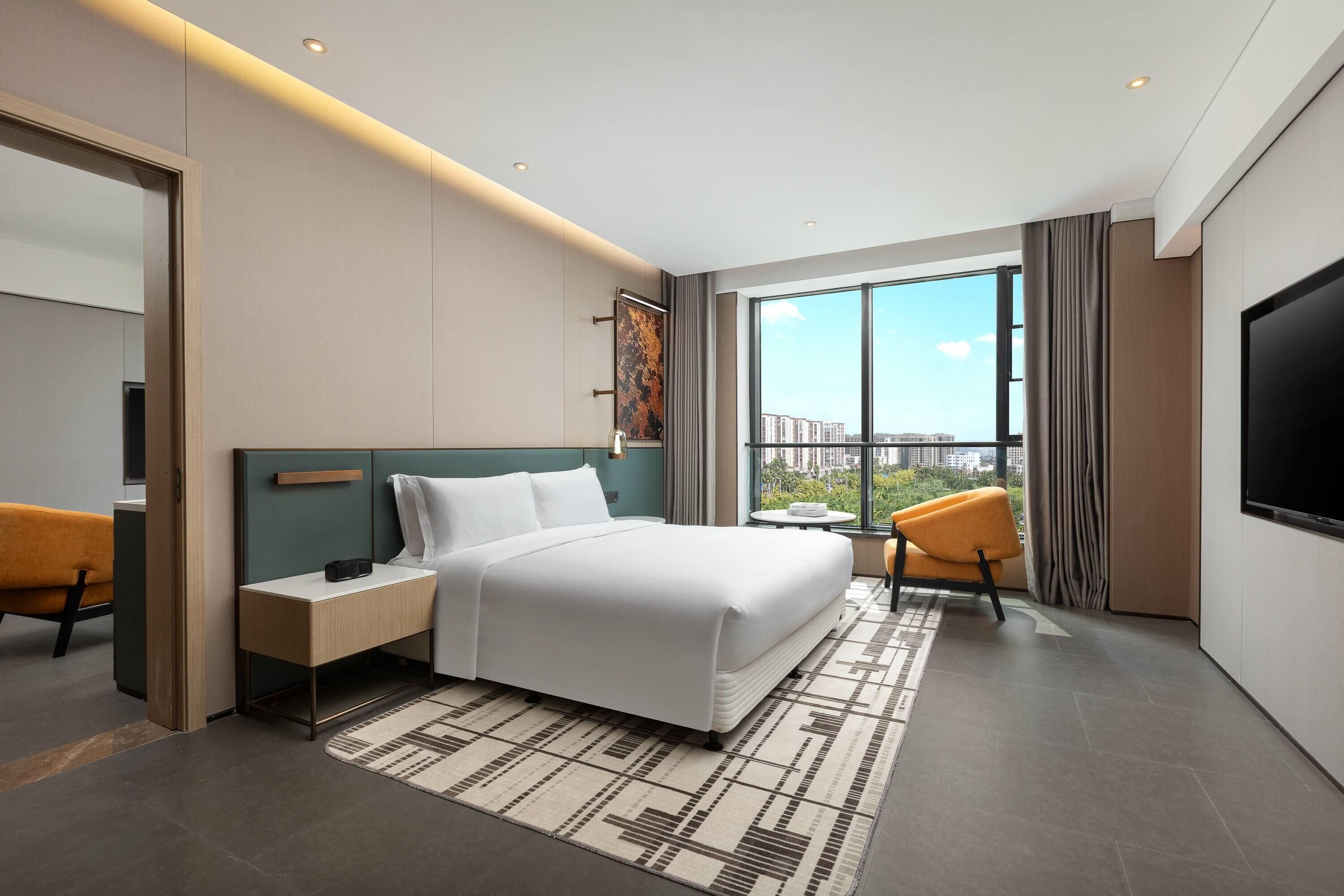 Business Suite, 1 King Bed, Non Smoking