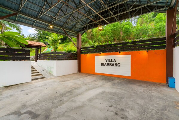 Front of property - Villa Kiambang (Seremban)