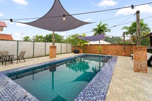Outdoor pool - Villa Kiambang (Seremban)