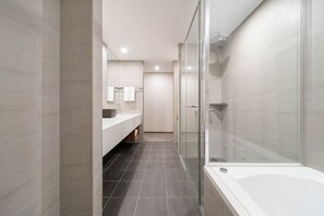Junior Suite | Bathroom