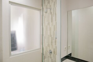 Bathroom - Hotel O Orienchi Room (Jakarta)