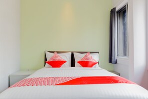 1 bedroom, desk, free WiFi, bed sheets