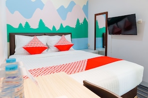 Deluxe Double Room | 1 bedroom, desk, free WiFi, bed sheets - Hotel O Orienchi Room (Jakarta)