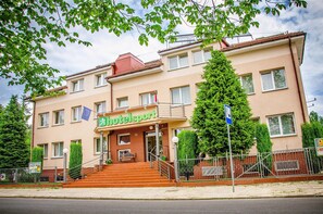 Front of property - Hotel Sport (Koszalin)